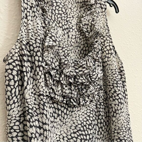 Banana Republic 100% Silk Ruffle Animal Print Sleeveless Blouse Size Medium - Picture 4 of 6